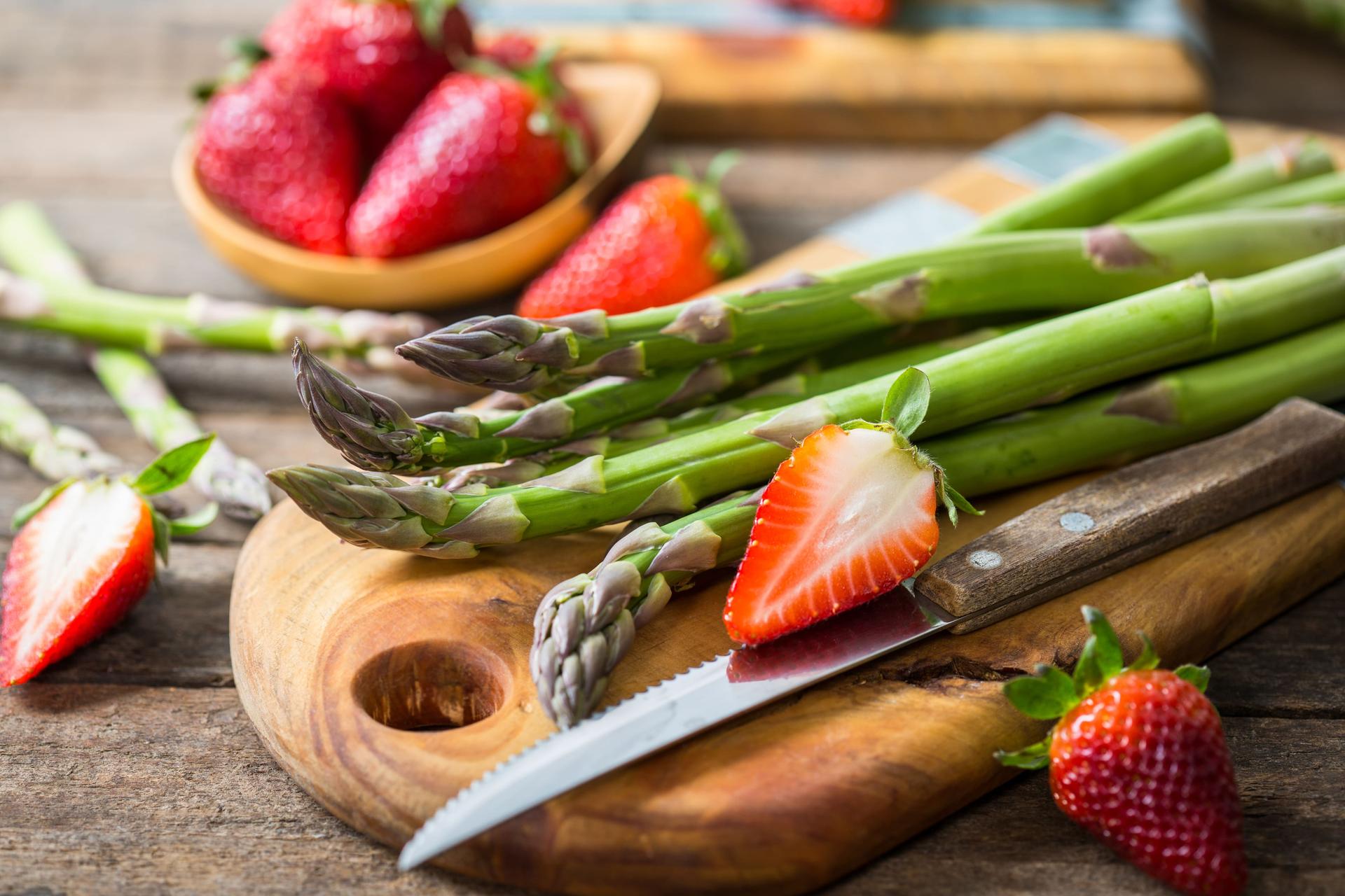 Asparagus and strawberry