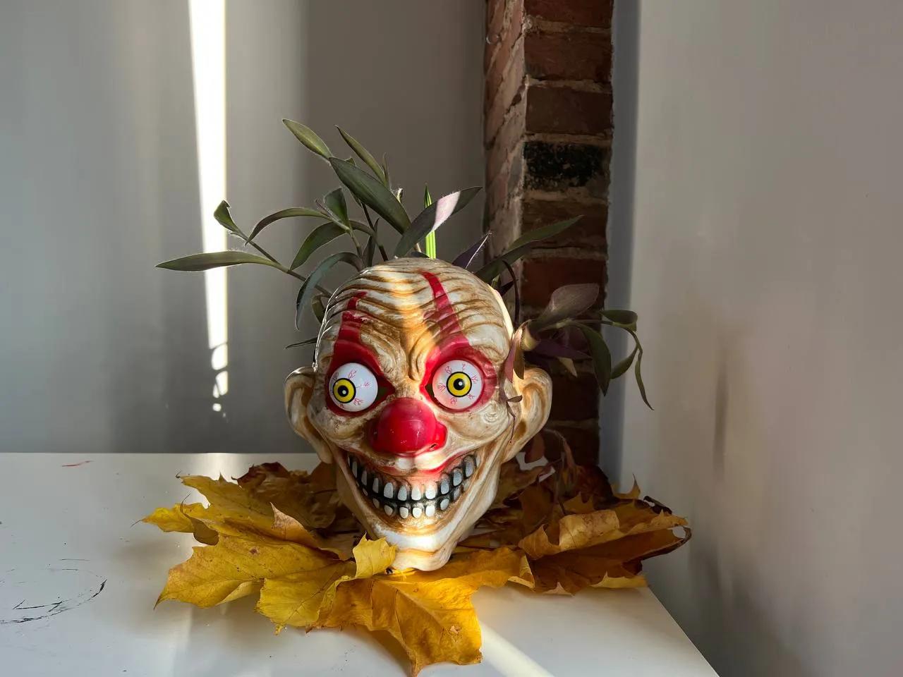 Scary Mask Pot