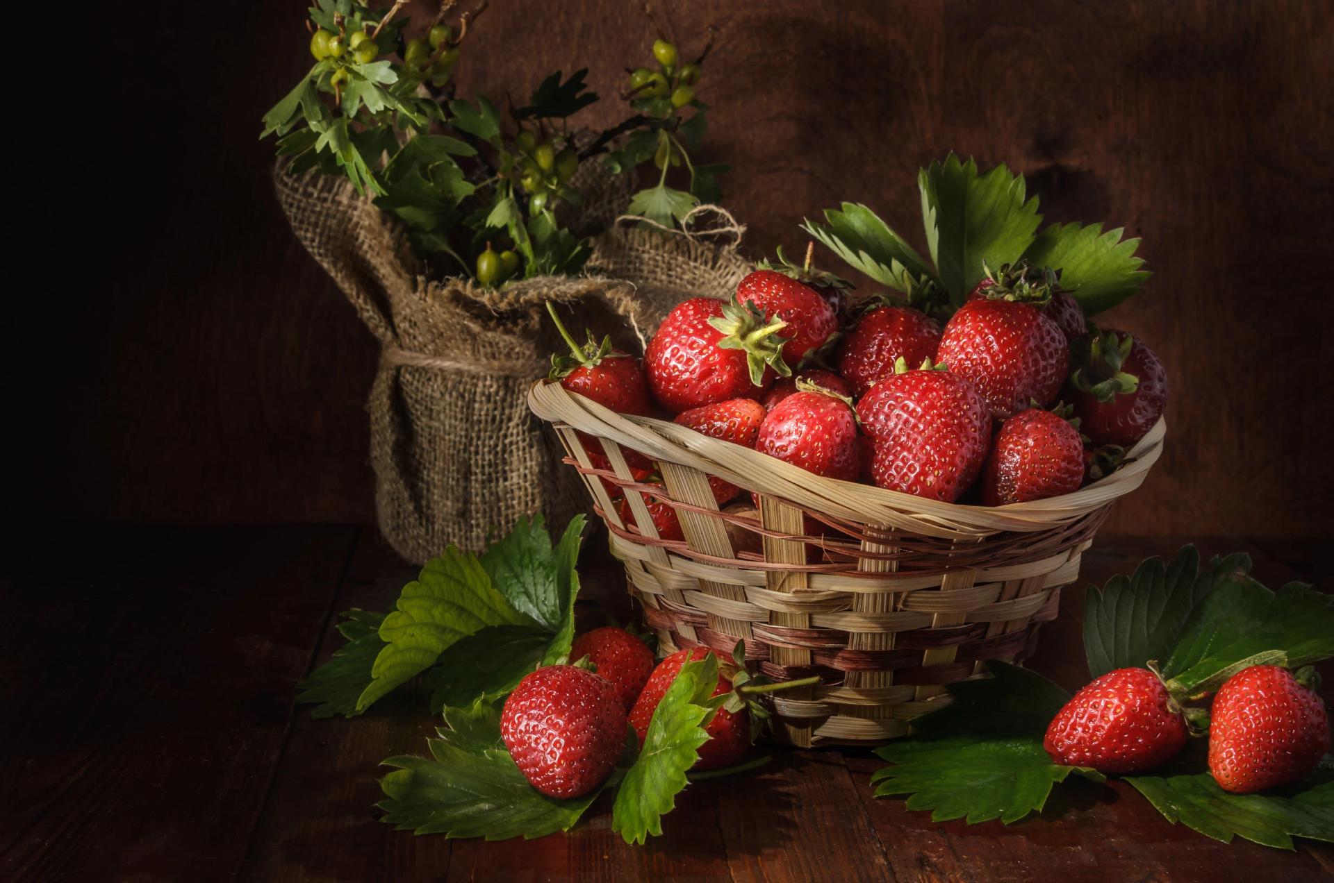 berries-in-a-basket